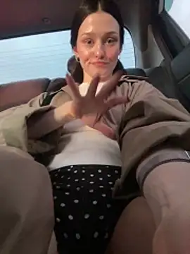 Mia Mia M online show from April 15, 4:11 pm