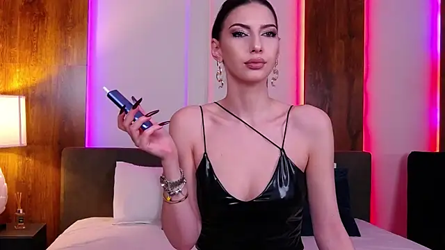 SkylerSpark online show from November 15, 8:02 pm