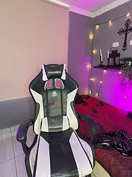 vampy dolll online show from March 7, 11:49 am