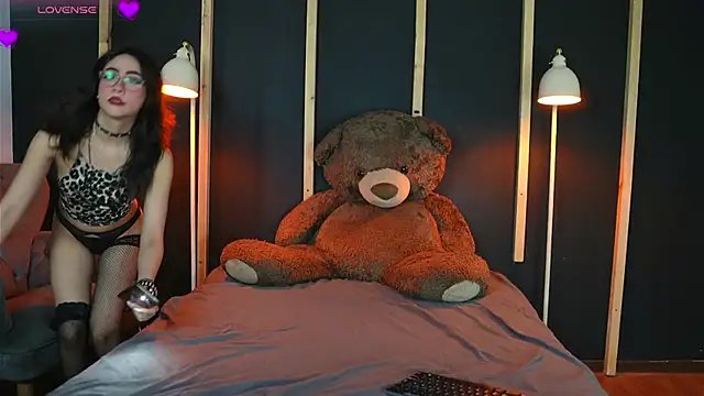 vampy dolll online show from March 17, 9:02 pm