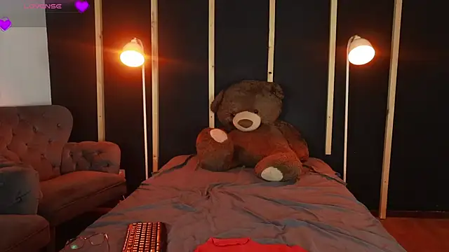 vampy dolll online show from March 1, 8:53 pm