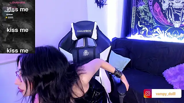 vampy dolll online show from September 28, 7:15 am