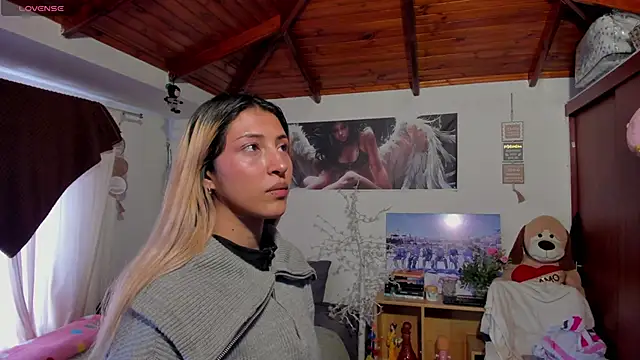 cuteweed420 online show from June 22, 7:22 pm