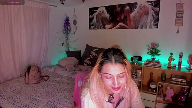 cuteweed420 online show from April 16, 3:07 am