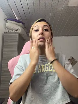 Snapshot of cuteweed420 chatting on January 31, 8:51 pm cuteweed420 online show from January 31, 8:51 pm