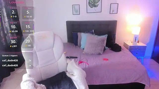  lara1 online show from December 1, 7:26 pm