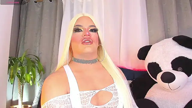 Snapshot of Missisabella_ chatting on July 21, 12:46 am Missisabella online show from July 21, 12:46 am