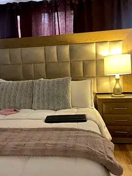 Sweet and caramel online show from December 4, 3:00 pm