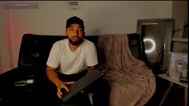 Sweet and caramel online show from March 11, 9:37 pm