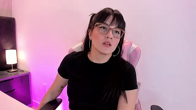 Freyaa   online show from March 11, 9:09 pm