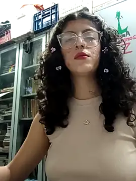 Snapshot of LoveElectra chatting on February 6, 11:15 pm LoveElectra online show from February 6, 11:15 pm