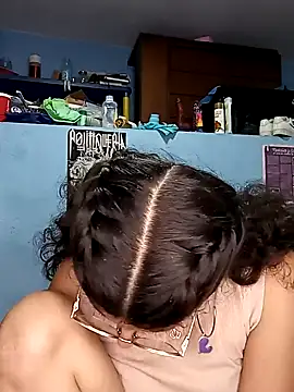 Snapshot of LoveElectra chatting on January 16, 3:23 am LoveElectra online show from January 16, 3:23 am