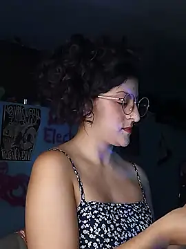 Snapshot of LoveElectra chatting on July 8, 12:03 am LoveElectra online show from July 8, 12:03 am
