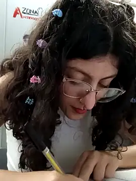 Snapshot of LoveElectra chatting on January 20, 8:39 pm LoveElectra online show from January 20, 8:39 pm