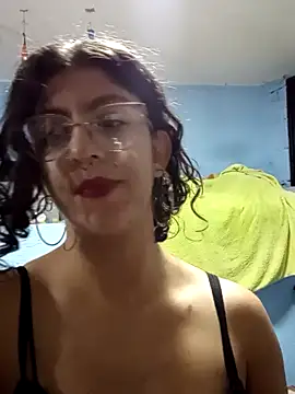 Snapshot of LoveElectra chatting on January 19, 12:28 am LoveElectra online show from January 19, 12:28 am