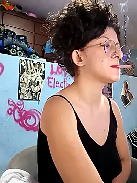 Snapshot of LoveElectra chatting on December 16, 8:57 pm LoveElectra online show from December 16, 8:57 pm