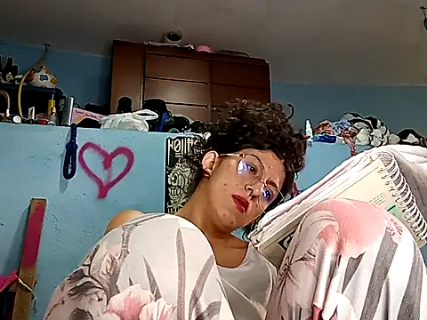 Snapshot of LoveElectra chatting on October 2, 3:04 pm LoveElectra online show from October 2, 3:04 pm