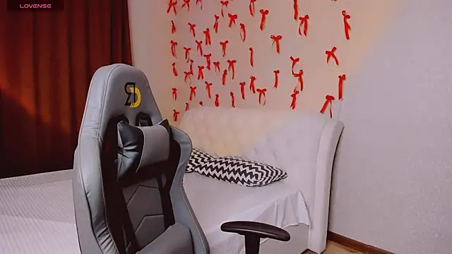 Milla Aheo online show from April 2, 12:56 pm