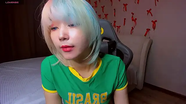 Milla Aheo online show from April 10, 1:07 pm