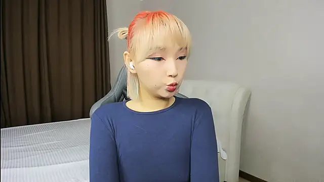 Snapshot of Milla_Aheo chatting on November 29, 1:00 pm Milla Aheo online show from November 29, 1:00 pm