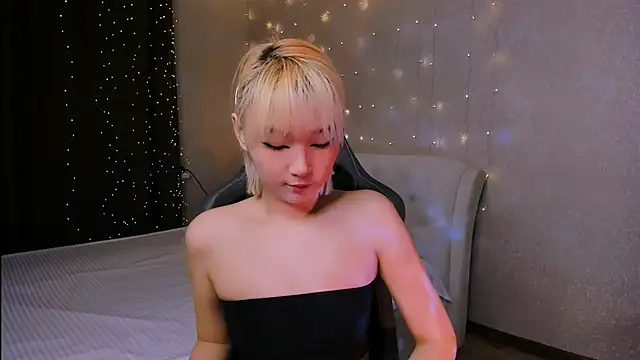 Milla Aheo online show from December 20, 2:09 pm