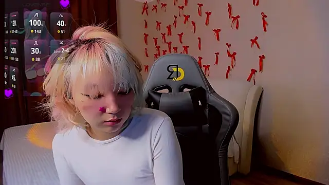 Milla Aheo online show from April 8, 1:01 pm