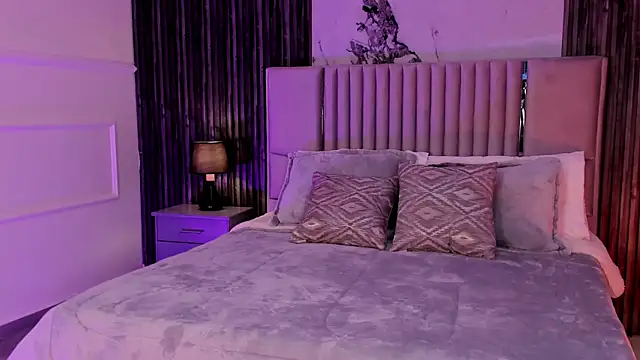 Lillyortiz online show from July 15, 12:01 pm