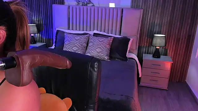 Lillyortiz online show from June 13, 8:07 pm
