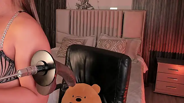 Lillyortiz online show from February 17, 8:17 pm