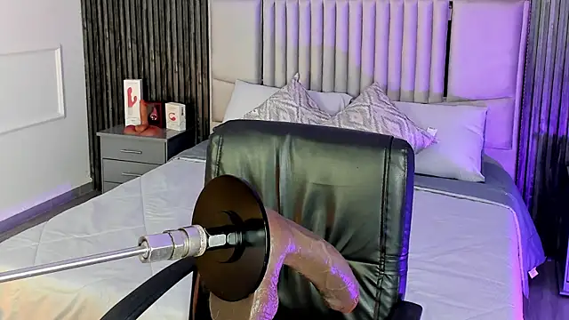 Lillyortiz online show from November 24, 8:09 pm