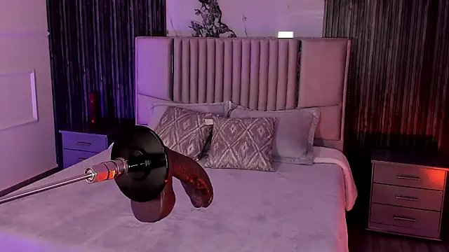 Lillyortiz online show from February 25, 8:08 pm