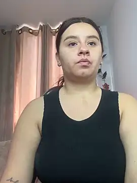 Snapshot of SaraBraun_ chatting on November 19, 5:13 pm SaraBraun online show from November 19, 5:13 pm