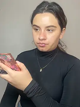 SaraBraun  online show from April 12, 3:37 pm