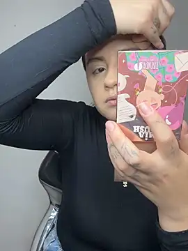 SaraBraun  online show from April 17, 5:38 pm