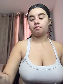 Snapshot of SaraBraun_ chatting on October 24, 4:50 pm SaraBraun online show from October 24, 4:50 pm