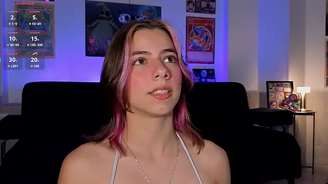 Snapshot of ArtemisaBlake chatting on December 4, 12:20 am ArtemisaBlake online show from December 4, 12:20 am