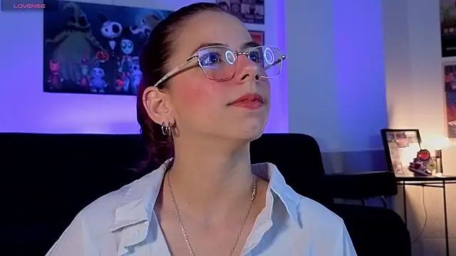 Snapshot of ArtemisaBlake chatting on December 17, 5:34 am ArtemisaBlake online show from December 17, 5:34 am