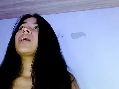 Snapshot of brihanna_lena chatting on March 4, 6:32 am brihanna lena online show from March 4, 6:32 am