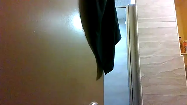 LuckiXCX online show from February 10, 12:53 am