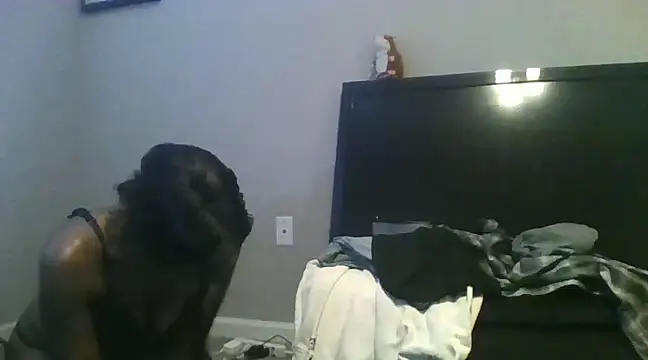 LuckiXCX online show from January 15, 5:15 pm