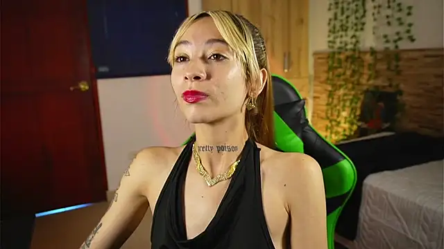 Michell Wallker online show from February 14, 3:23 pm