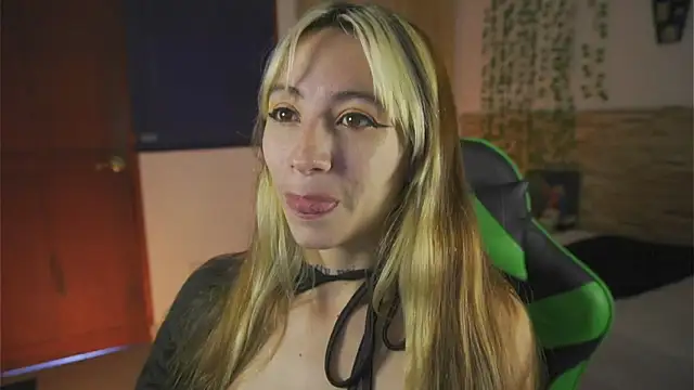 Michell Wallker online show from February 17, 1:52 pm