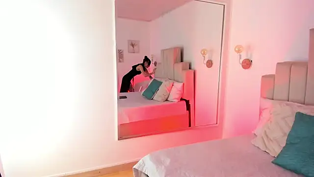 Michell Wallker online show from December 20, 4:21 pm