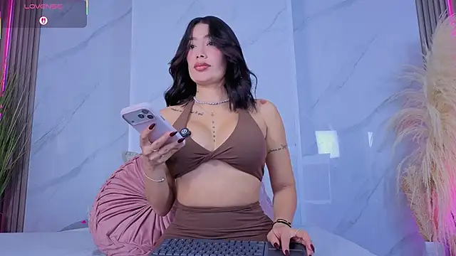 Chlooee   online show from February 21, 1:29 am