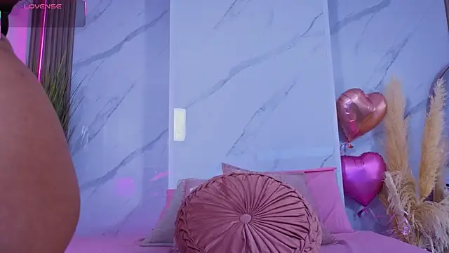 Chlooee   online show from November 11, 1:11 am