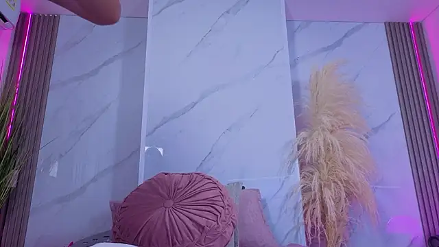 Chlooee   online show from March 27, 3:48 am