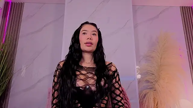 Chlooee   online show from April 23, 1:45 am