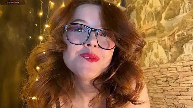 Snapshot of LaurenRossss chatting on February 23, 3:24 am LaurenRossss online show from February 23, 3:24 am