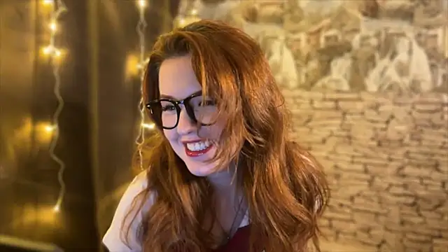 Snapshot of LaurenRossss chatting on January 14, 2:40 am LaurenRossss online show from January 14, 2:40 am