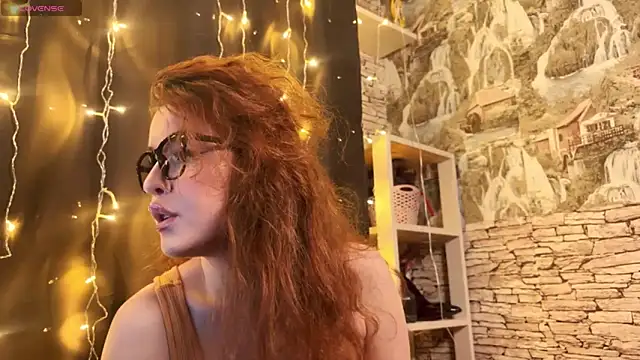 Snapshot of LaurenRossss chatting on February 6, 10:32 pm LaurenRossss online show from February 6, 10:32 pm